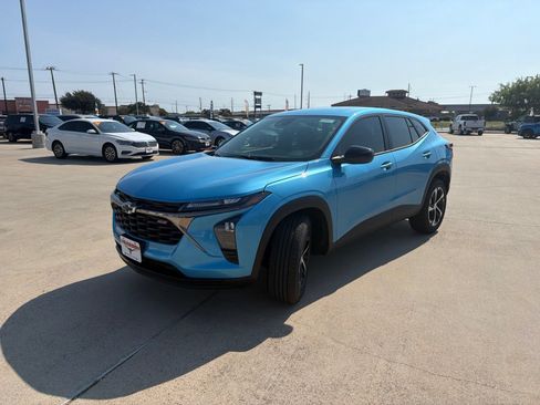 New 2026 Chevrolet Trax RS w/ Driver Confidence Package FWD image 4