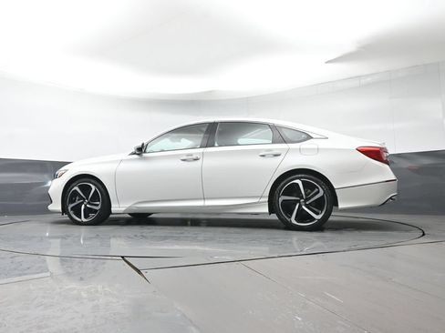 Used 2021 Honda Accord EX image 29