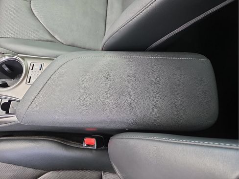 Used 2024 Toyota Camry XSE w/ Navigation Package FWD image 16