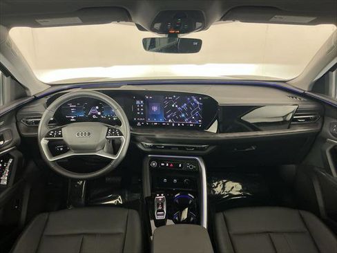 Used 2025 Audi Q5 Premium Plus w/ Premium Plus AWD/4WD image 14