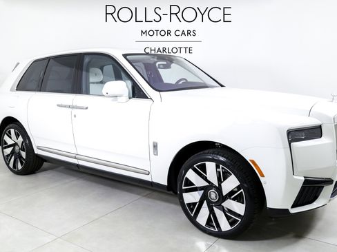 Certified 2025 Rolls-Royce Cullinan image 5