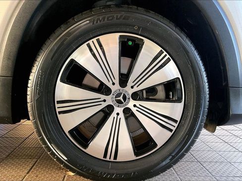 Used 2024 Mercedes-Benz EQB 250+ image 33