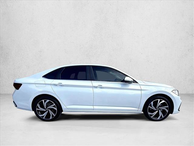 Used 2025 Volkswagen Jetta SEL FWD image 5