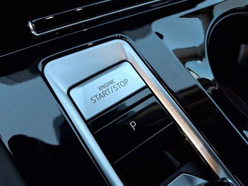 New 2026 Volkswagen Atlas SE image 15