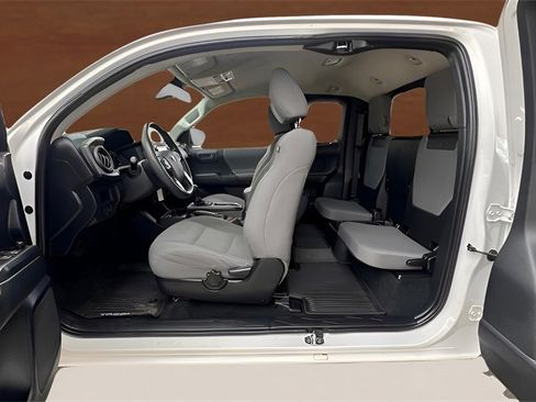 Used 2019 Toyota Tacoma SR image 65