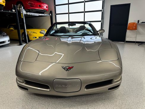 Used 2001 Chevrolet Corvette Convertible w/ Preferred Equipment Group2 RWD image 20