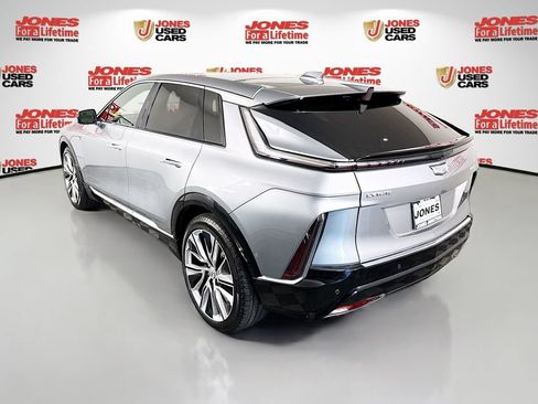Used 2024 Cadillac Lyriq Luxury AWD/4WD image 2