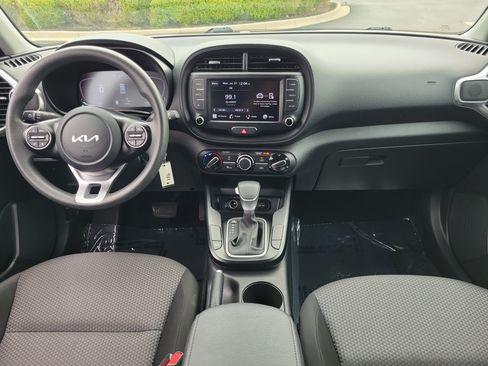 Used 2024 Kia Soul LX w/ Option Group 015 FWD image 9