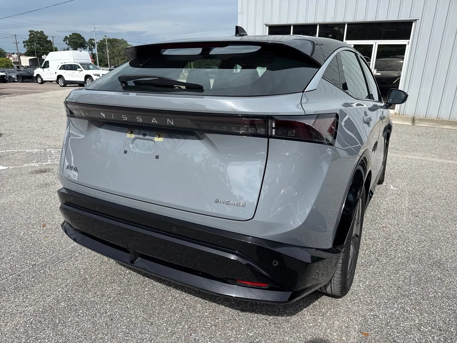 Used 2024 Nissan Ariya FWD image 8