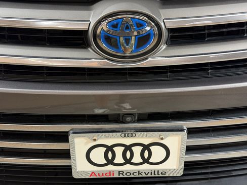 Used 2018 Toyota Highlander Limited Platinum AWD/4WD image 29