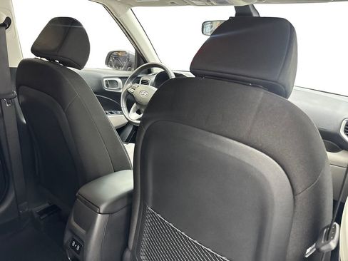 Used 2025 Hyundai Venue SEL FWD image 40
