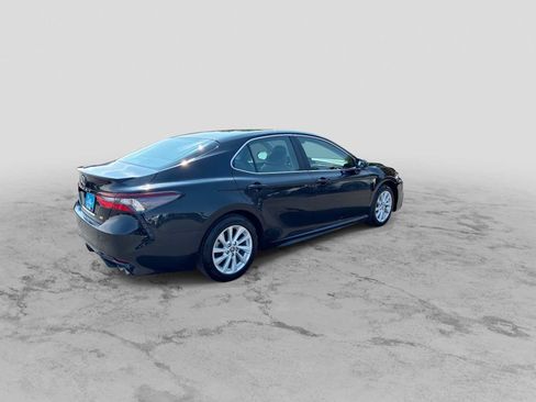 Used 2024 Toyota Camry SE FWD image 8