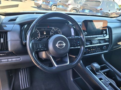 Used 2023 Nissan Pathfinder SV FWD image 12