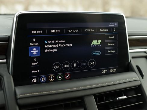 Used 2021 Chevrolet Tahoe Premier w/ Premium Package image 14