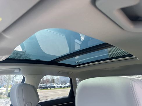 Used 2025 Audi Q3 2.0T Premium w/ Convenience Package image 9