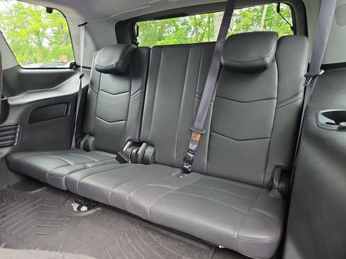 Used 2017 Cadillac Escalade Luxury AWD/4WD image 12