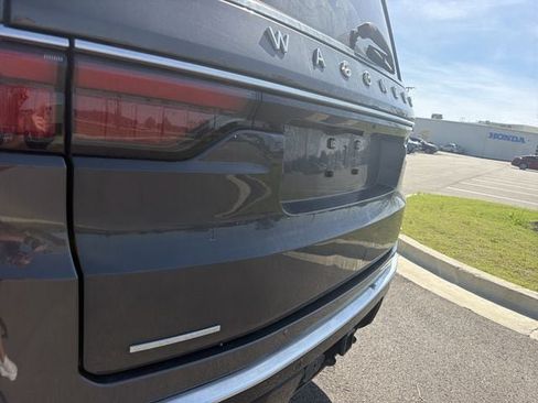 Used 2022 Jeep Wagoneer Series II AWD/4WD image 40