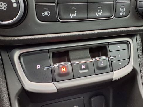 Used 2024 GMC Terrain SLE FWD image 13