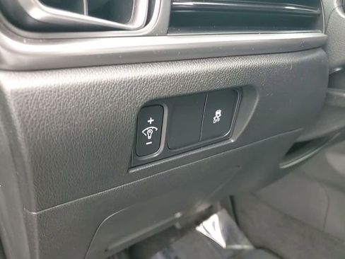 Used 2025 Kia Sorento S w/ Panoramic Sunroof Package image 24