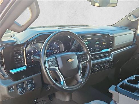 Used 2025 Chevrolet Silverado 1500 LT image 9