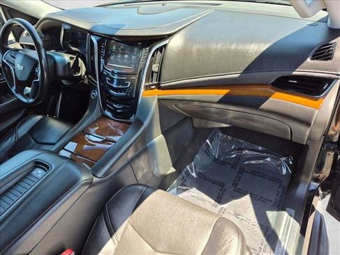 Used 2019 Cadillac Escalade Luxury AWD/4WD image 20
