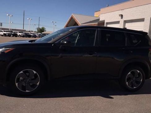 Used 2025 Nissan Rogue SV AWD/4WD image 6