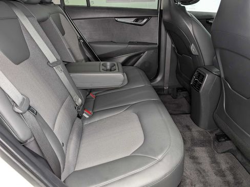 Used 2024 Kia Niro EX FWD image 39