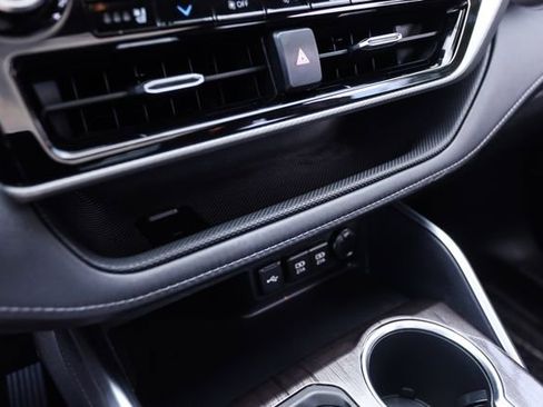 Used 2020 Toyota Highlander Platinum AWD/4WD image 45