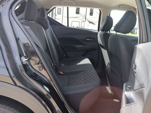 Used 2023 Nissan Kicks SV w/ Interior Electronics Package FWD image 12