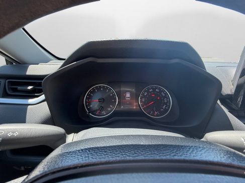 Used 2021 Toyota RAV4 LE FWD image 14