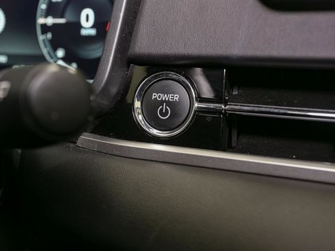 Used 2024 Mitsubishi Outlander 4WD Plug-In Hybrid image 34