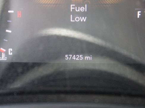 Used 2022 Dodge Challenger GT RWD image 9