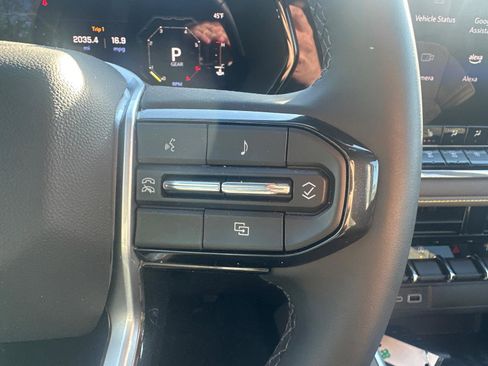 Used 2024 Chevrolet Colorado ZR2 w/ Technology Package image 19