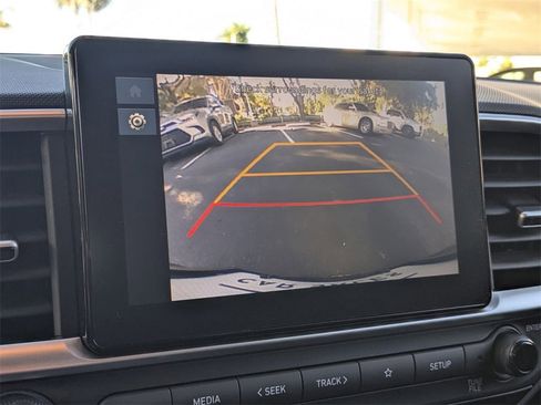 Used 2025 Hyundai Venue SEL image 18