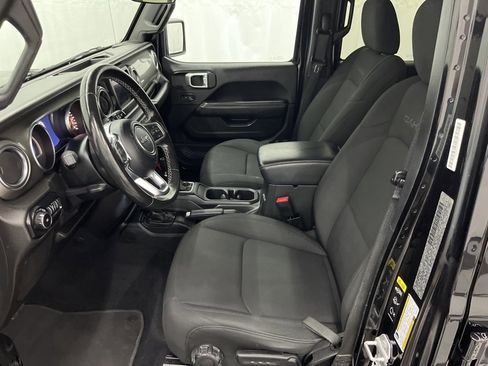 Used 2020 Jeep Wrangler Unlimited Sahara image 26