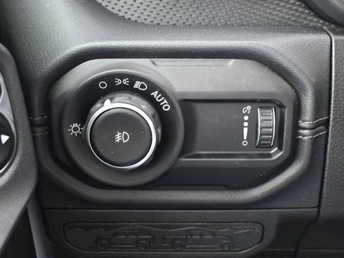 Used 2024 Jeep Wrangler Unlimited Rubicon AWD/4WD image 38