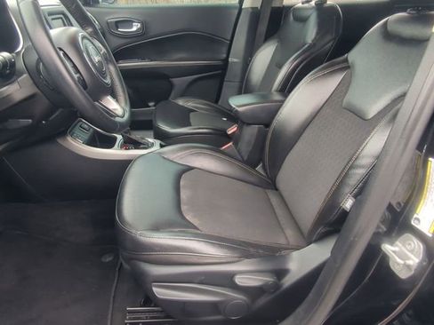 Used 2018 Jeep Compass Latitude image 11