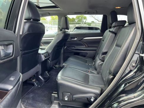 Used 2016 Toyota Highlander XLE image 15