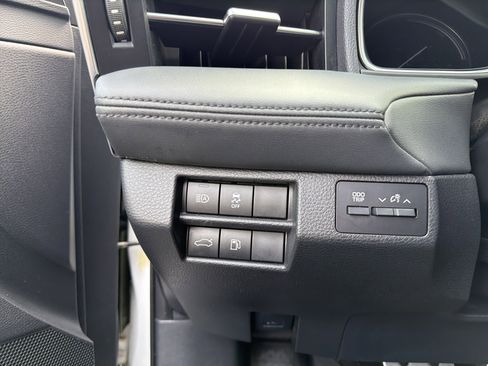 Used 2019 Toyota Avalon XSE w/ All Weather Liner Package image 15