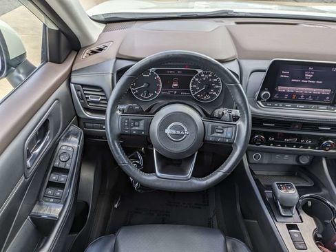 Used 2023 Nissan Rogue SV w/ SV Premium B Package FWD image 17