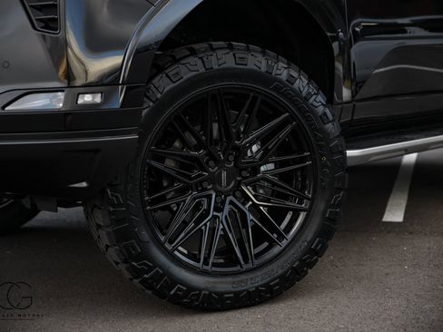 Used 2025 Lexus GX 550 w/ Accessory Package (2T) image 8