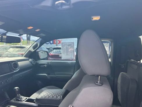 Used 2016 Toyota Tacoma TRD Sport w/ Towing Package RWD image 11