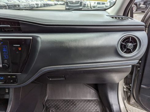 Used 2017 Toyota Corolla SE w/ SE Premium Package FWD image 34