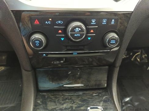 Used 2014 Chrysler 300 C w/ Light Group AWD/4WD image 18