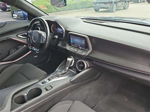 Used 2022 Chevrolet Camaro LT w/ RS Package image 9