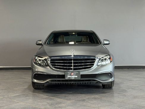 Used 2017 Mercedes-Benz E 300 4MATIC image 2
