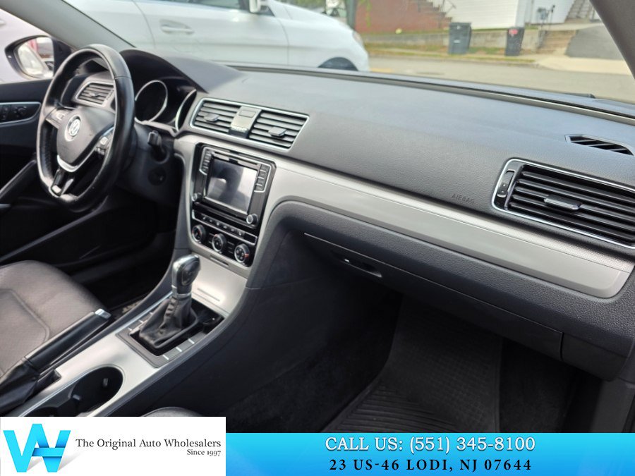 Used 2019 Volkswagen Passat 2.0T Wolfsburg w/ Wheels & Sunroof Package FWD image 16