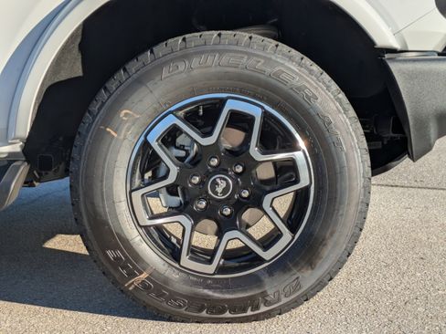New 2025 Ford Bronco Outer Banks AWD/4WD image 12