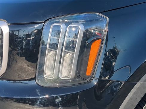 Used 2024 Kia Telluride LX image 10