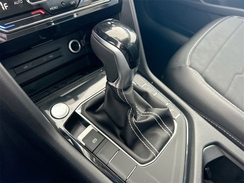 New 2026 Volkswagen Taos SE image 32